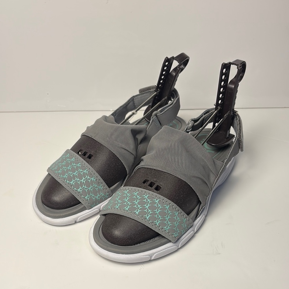 Ryka NWOT Grey and Teal Women's Sandals Size 8M Mesh Lighweight Hiking